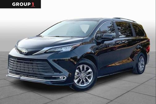 2023 Toyota Sienna XLE 8 Passenger