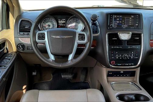 2013 Chrysler Town & Country Touring-L