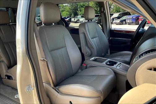 2013 Chrysler Town & Country Touring-L