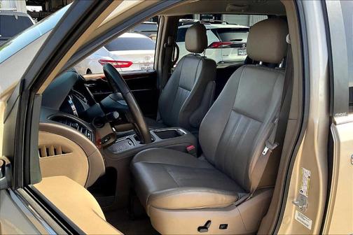 2013 Chrysler Town & Country Touring-L