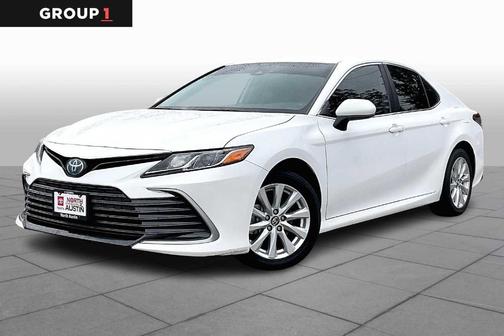 2022 Toyota Camry Hybrid LE