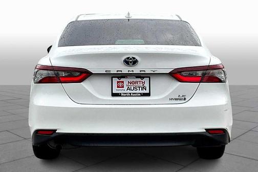 2022 Toyota Camry Hybrid LE