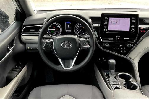 2022 Toyota Camry Hybrid LE