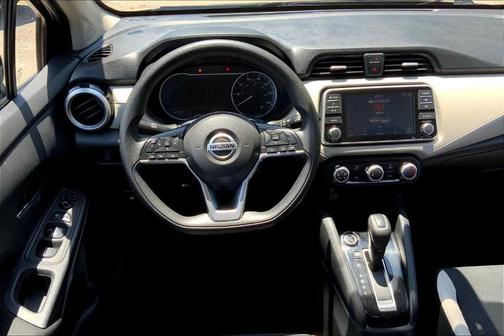 2022 Nissan Versa 1.6 SV