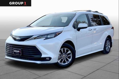 2025 Toyota Sienna XLE 7 Passenger