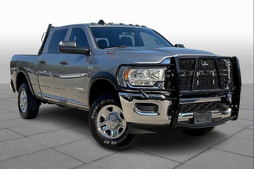 2022 RAM 2500 Tradesman Crew Cab 4x4 6'4' Box