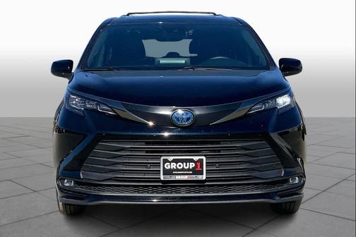 2024 Toyota Sienna Woodland Edition