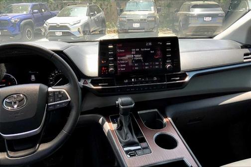 2023 Toyota Sienna XLE
