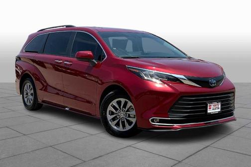2023 Toyota Sienna XLE