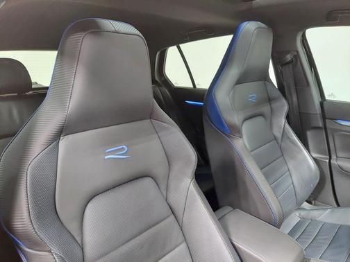 2022 Volkswagen Golf R 2.0T DSG