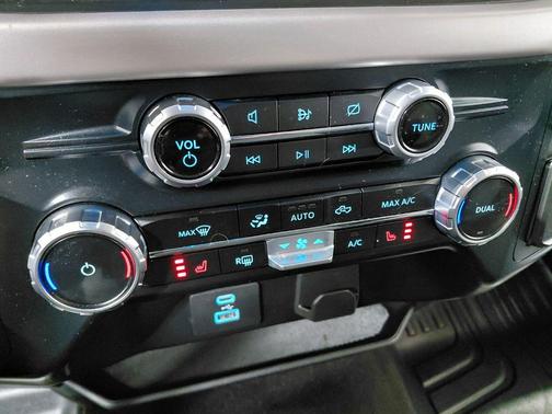 Agate Black Metallic 2023 Ford F-150 XLT