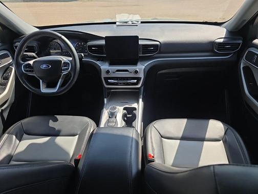 Carbonized Gray Metallic 2023 Ford Explorer XLT