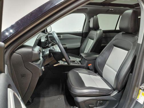 Carbonized Gray Metallic 2023 Ford Explorer XLT