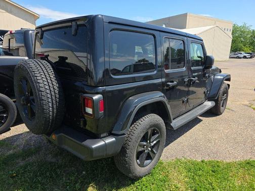 Black Clearcoat 2023 Jeep Wrangler 4-Door Sahara Altitude
