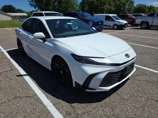 Ice Cap 2025 Toyota Camry SE