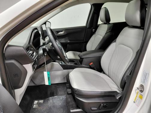 2026 Ford Escape PHEV SE