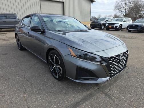 2024 Nissan Altima SR FWD