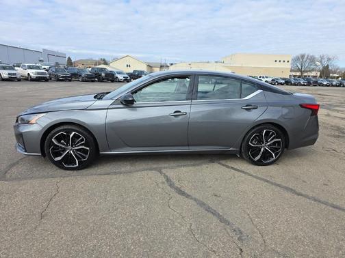 2024 Nissan Altima SR FWD