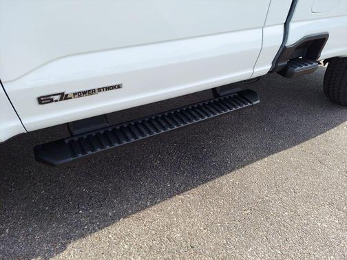 Oxford White 2025 Ford F-250 XLT