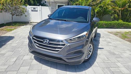 Coliseum Gray 2017 Hyundai TUCSON SE Plus