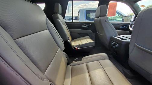 White Frost Tricoat 2023 GMC Yukon SLT