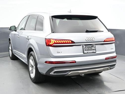 2022 Audi Q7 45 Premium