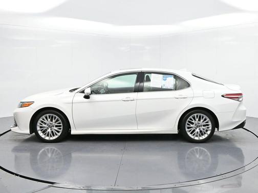 2018 Toyota Camry Hybrid XLE