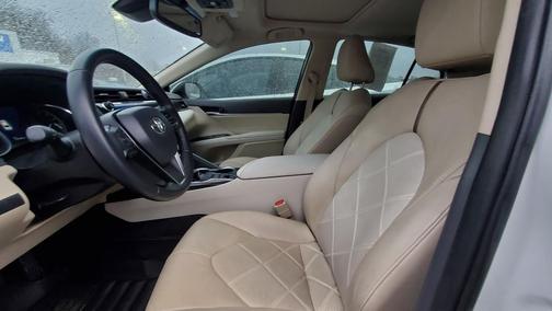 2018 Toyota Camry Hybrid XLE