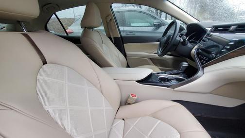 2018 Toyota Camry Hybrid XLE