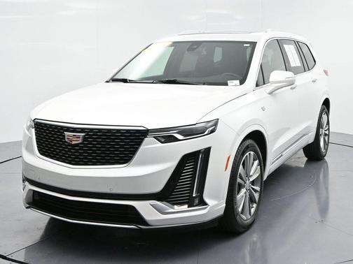 2025 Cadillac XT6 Premium Luxury FWD