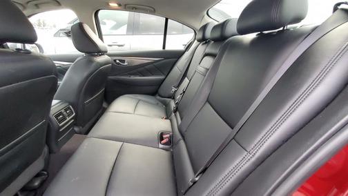 2015 INFINITI Q50 Premium