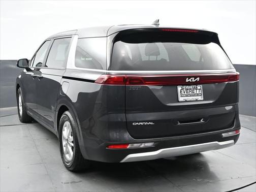 2024 Kia Carnival LX