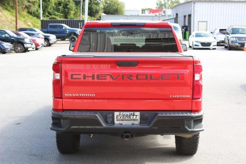 2022 Chevrolet Silverado 1500 Custom Trail Boss