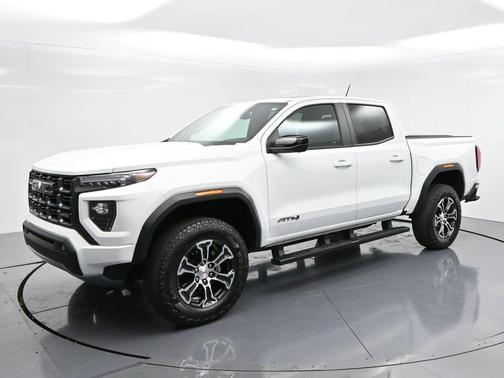 2024 GMC Canyon AT4