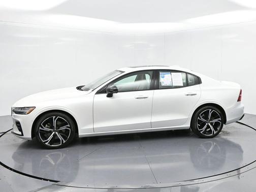 2025 Volvo S60 B5 Plus
