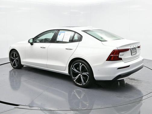 2025 Volvo S60 B5 Plus