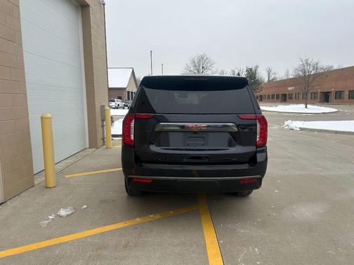 2023 GMC Yukon XL 4WD AT4