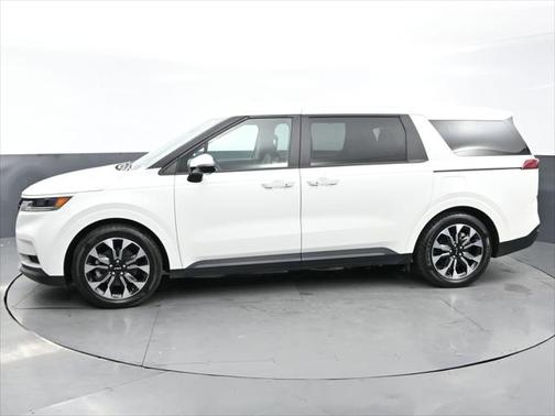 2023 Kia Carnival EX