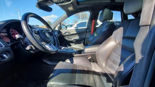 2016 Porsche Macan Turbo