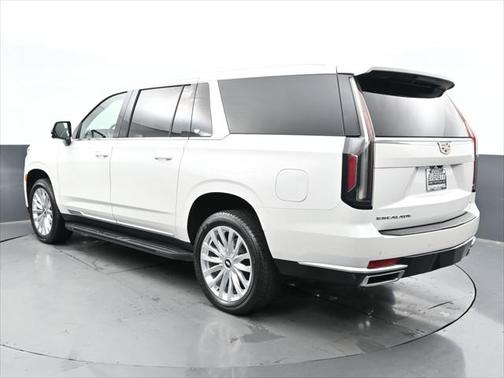 2022 Cadillac Escalade ESV Luxury