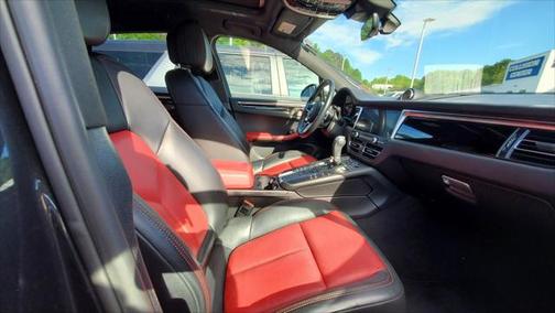 2021 Porsche Macan Base
