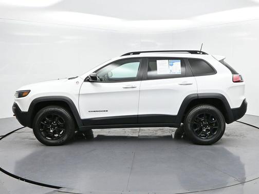 Bright White Clearcoat 2022 Jeep Cherokee Trailhawk