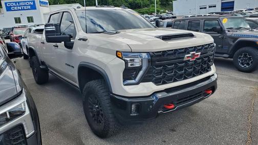 White Sands 2026 Chevrolet Silverado 2500 Crew Cab, Standard Bed, XR2, 4WD