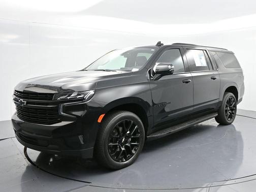 2023 Chevrolet Suburban RST