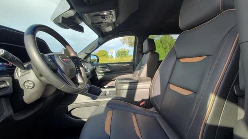 2024 GMC Yukon 4WD AT4