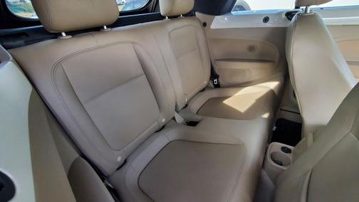 2013 Volkswagen Beetle 2.0L TDI