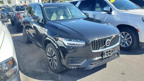 2022 Volvo XC90 T6 Momentum