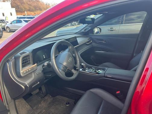 2025 Toyota Crown Signia Limited