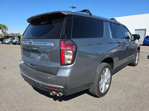 2022 Chevrolet Suburban High Country