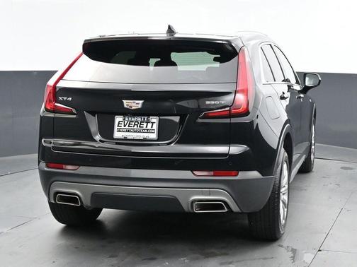 2022 Cadillac XT4 Premium Luxury